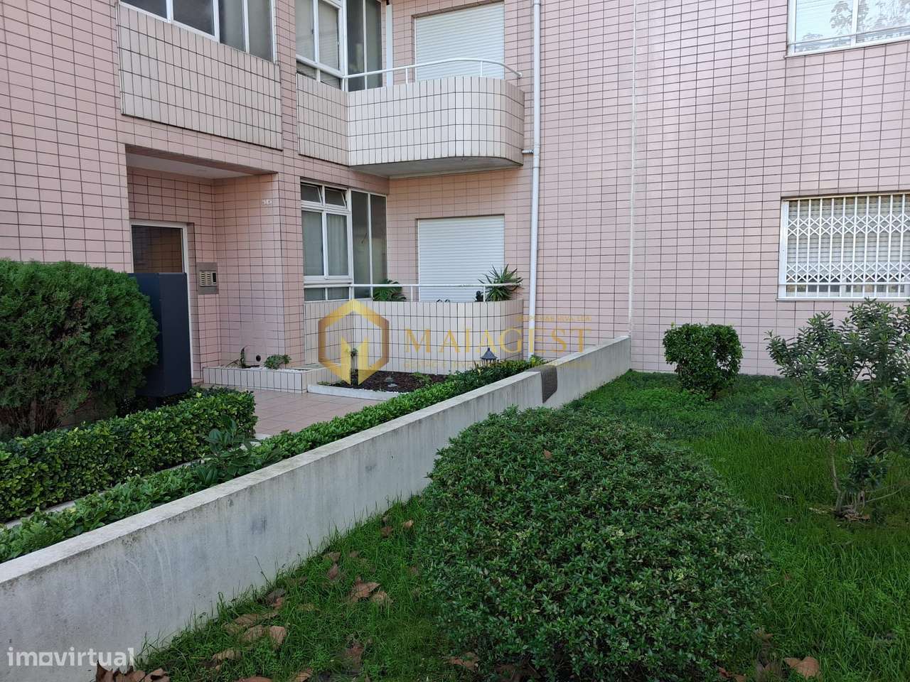 Apartamento T2 junto a estação de Metro em Baguim do Monte-33