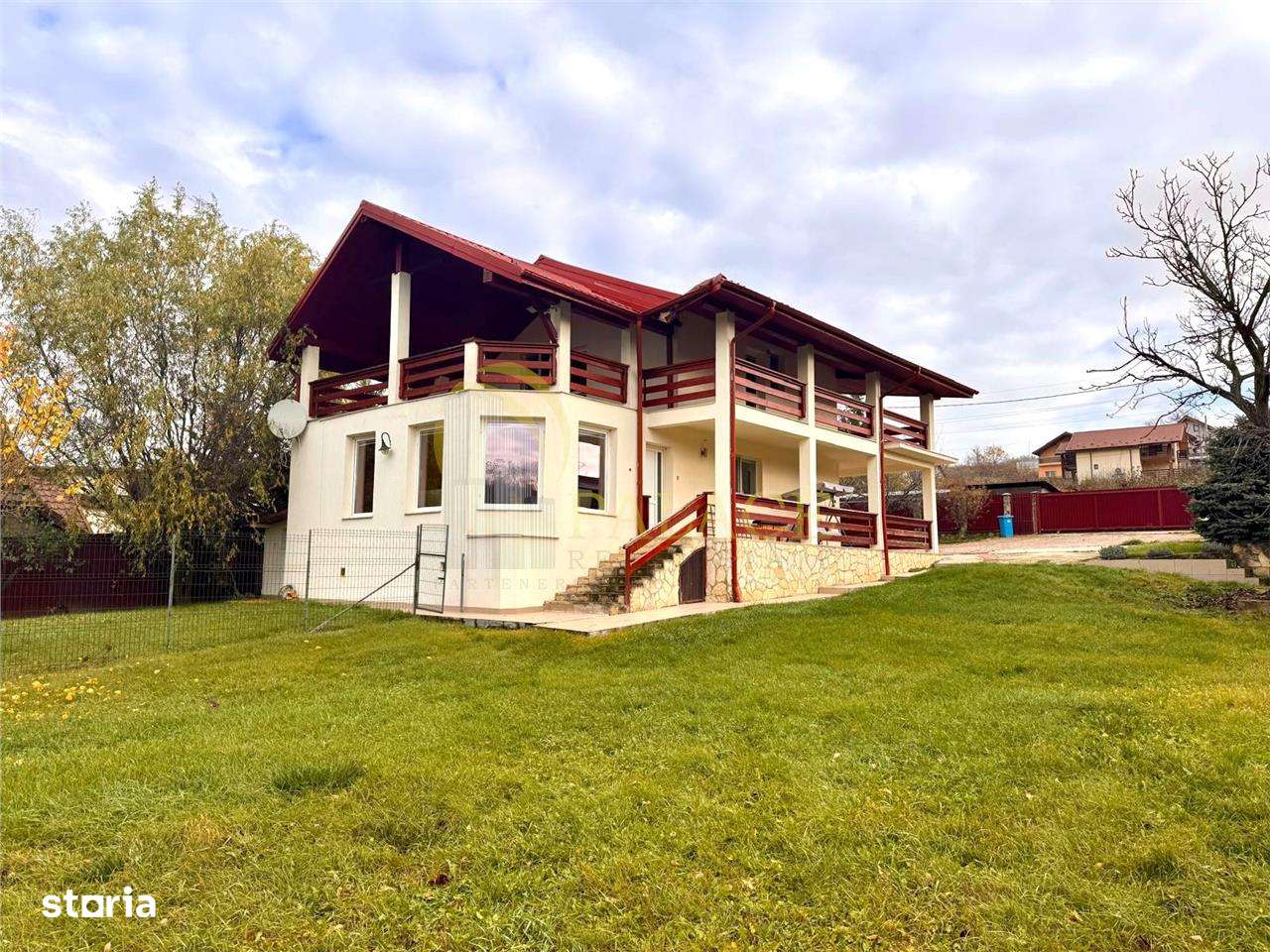 Vila individuala cu priveliste spectaculoasa cu garaj Pietrarie Barnov - Imagine principală: 4/20