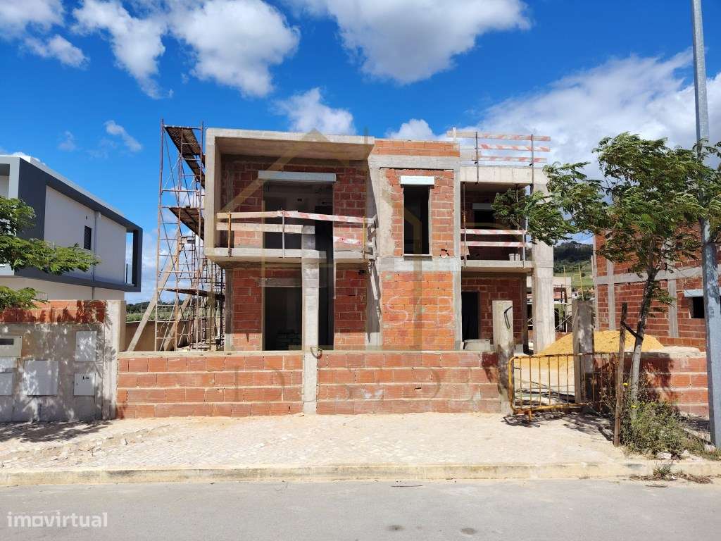 Magnífica Moradia T4 com Garagem e Piscina. Vendas de Azeitão-56