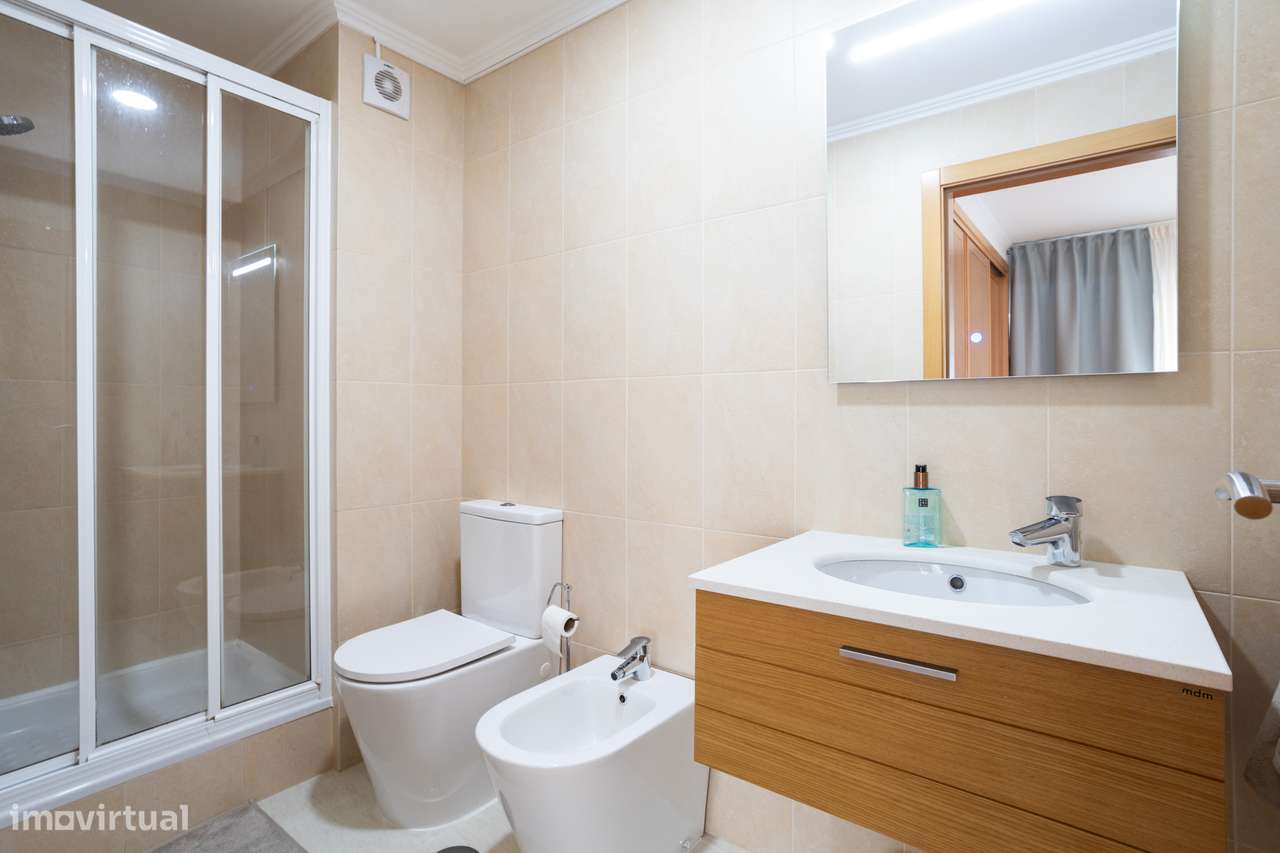 Descubra o Lar Perfeito: Apartamento T3 com Piscina e Jardim em Condom-15