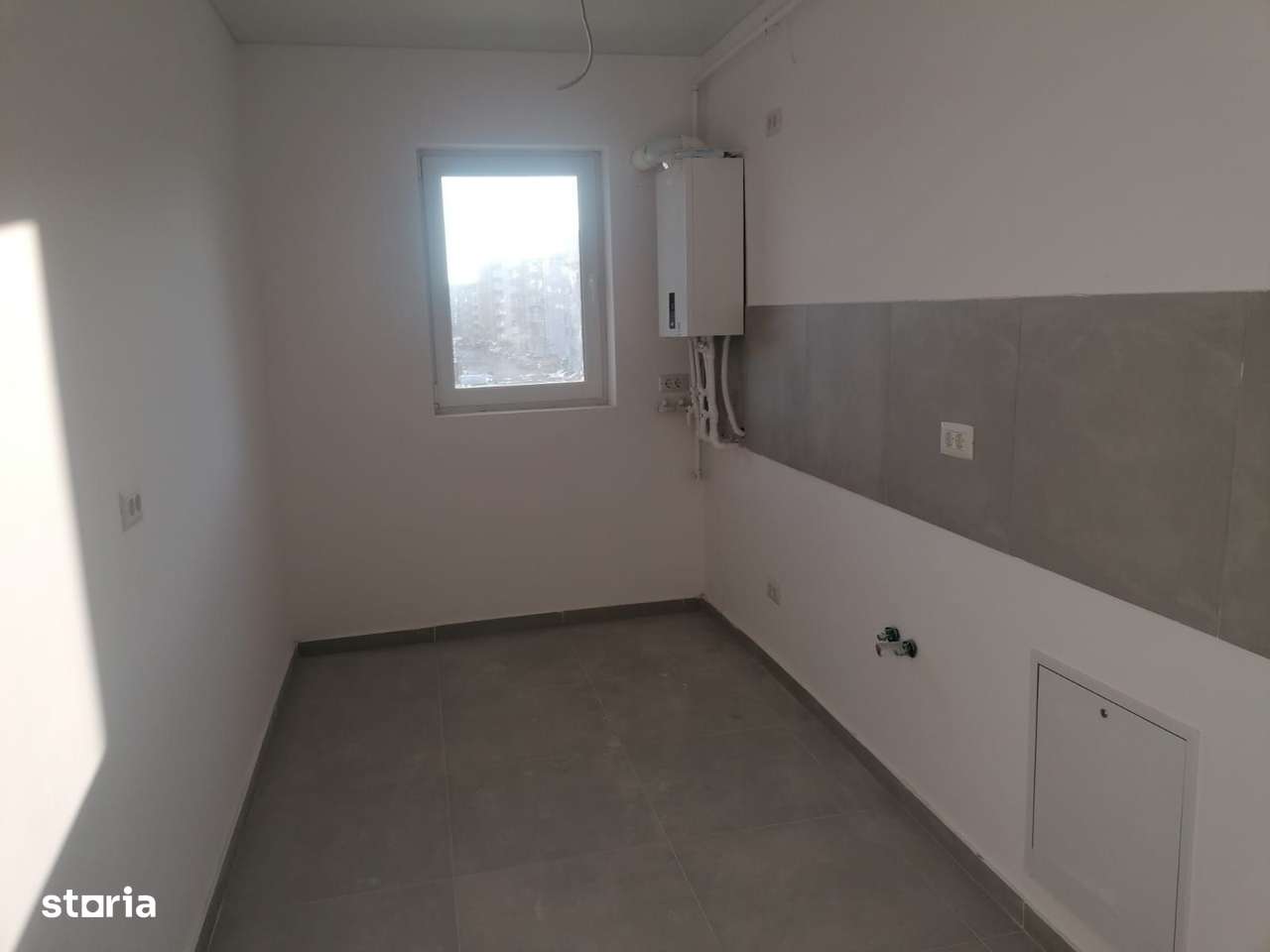 Apartament 3 Camere Decomandat - Imagine principală: 3/5