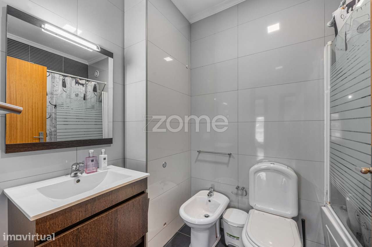 Apartamento T3 com varandas, em Valongo-12
