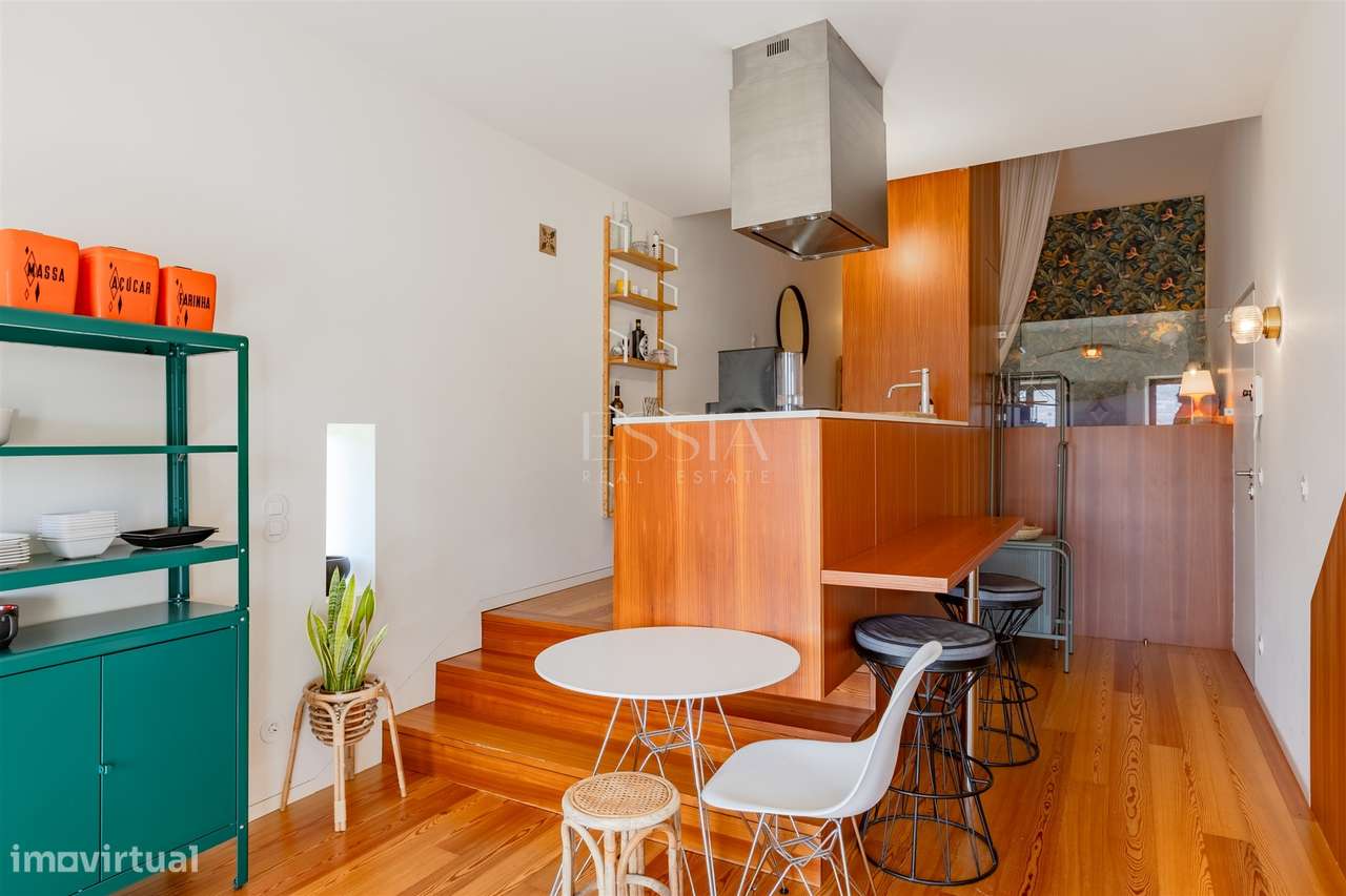 Apartamento T1 com Vista Rio na Alfândega do Porto-5