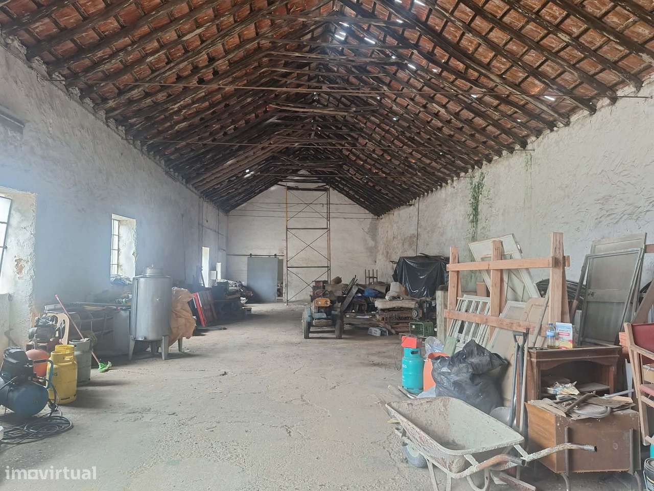 Edificio urbano - Antiga fábrica de cortiça em São Brás de Alportel - Grande imagem: 3/16