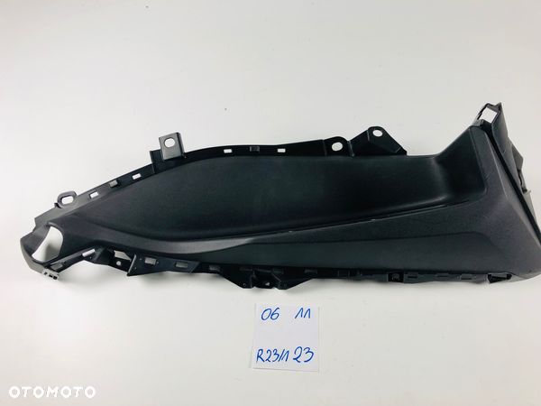 Yamaha X-MAX 300 2018- podłoga prawa wypełnienie podłogi - 1