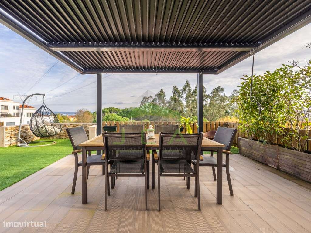 Apartamento T4 com terraço e piscina-18