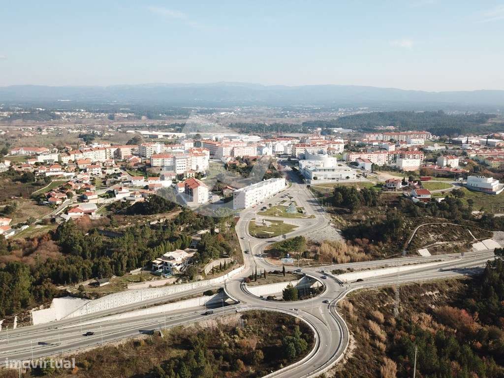 Apartamento T0 c/ Terraço Oiã-12