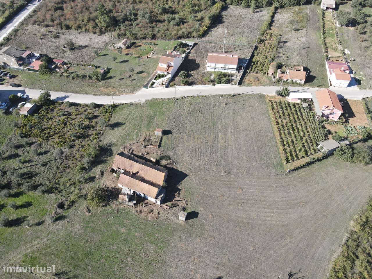 Terreno C/ ruína - Próximo do centro de Ansião - Grande imagem: 1/6