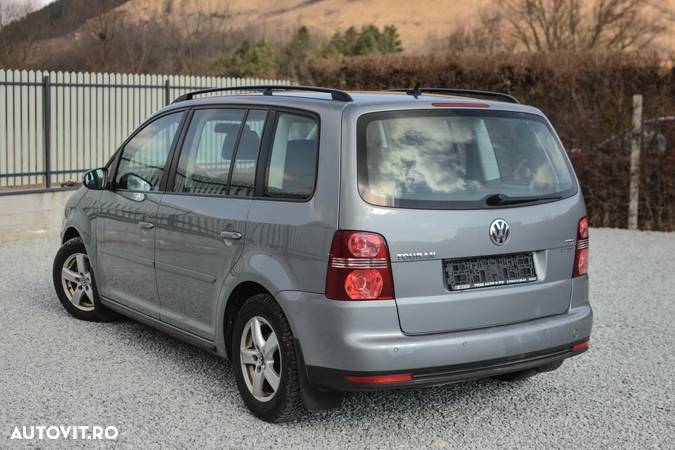 Volkswagen Touran 1.9 TDI DPF Blue Motion Trendline - 14