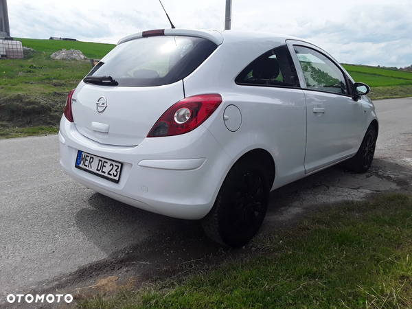 Opel Corsa 1.2 16V Essentia - 13