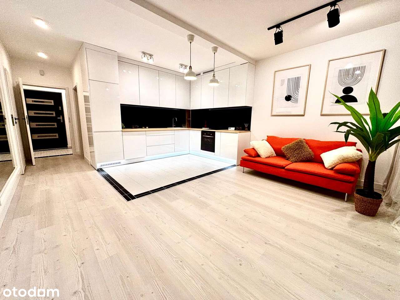 Nowoczesne urządzone mieszkanie pod klucz z ogrodem-2