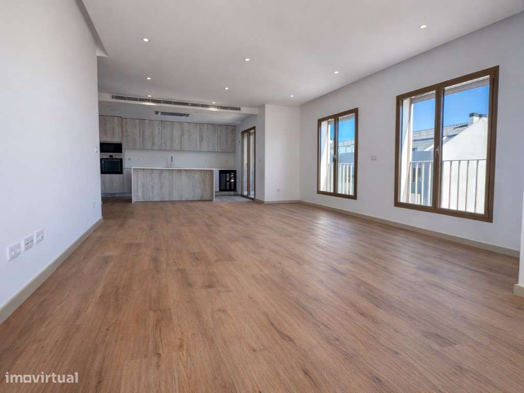 T2| 1 Suíte| Varanda de 28m² | Garagem-2