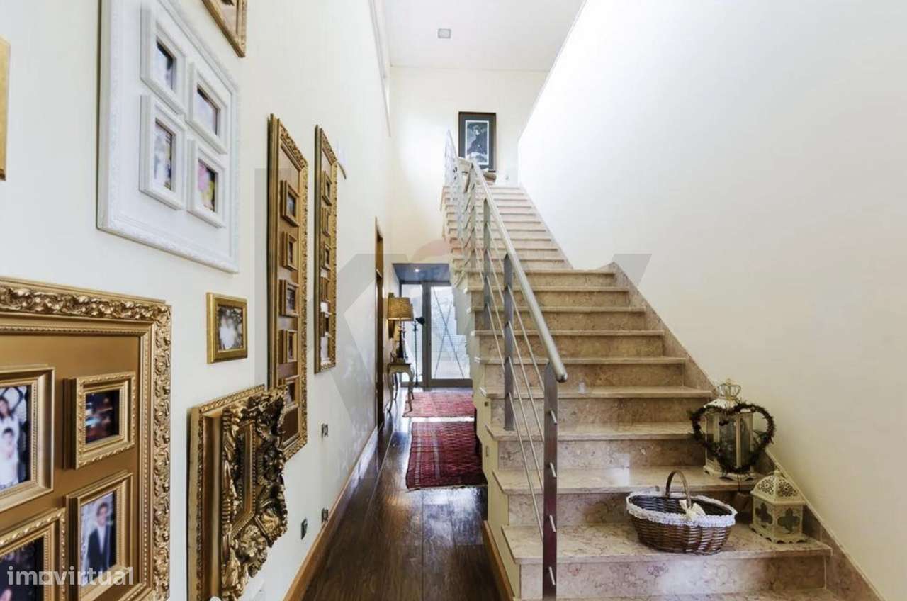 Moradia com Piscina na Quinta do Peru - Grande imagem: 2/25