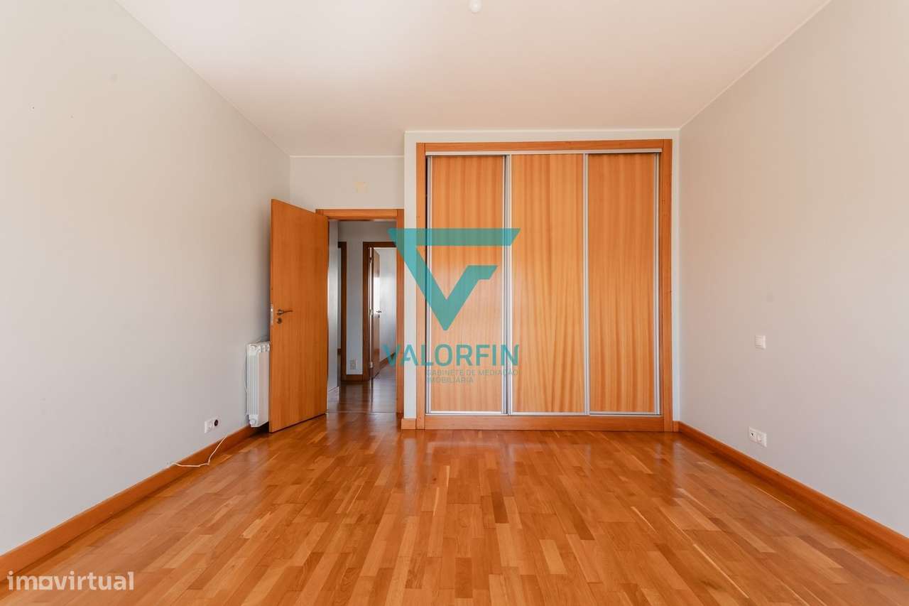 APARTAMENTO T3 com vista para o Mosteiro da Batalha-23