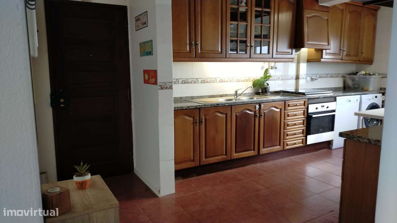 Apartamento T2 Venda em Rio de Mouro,Sintra-9