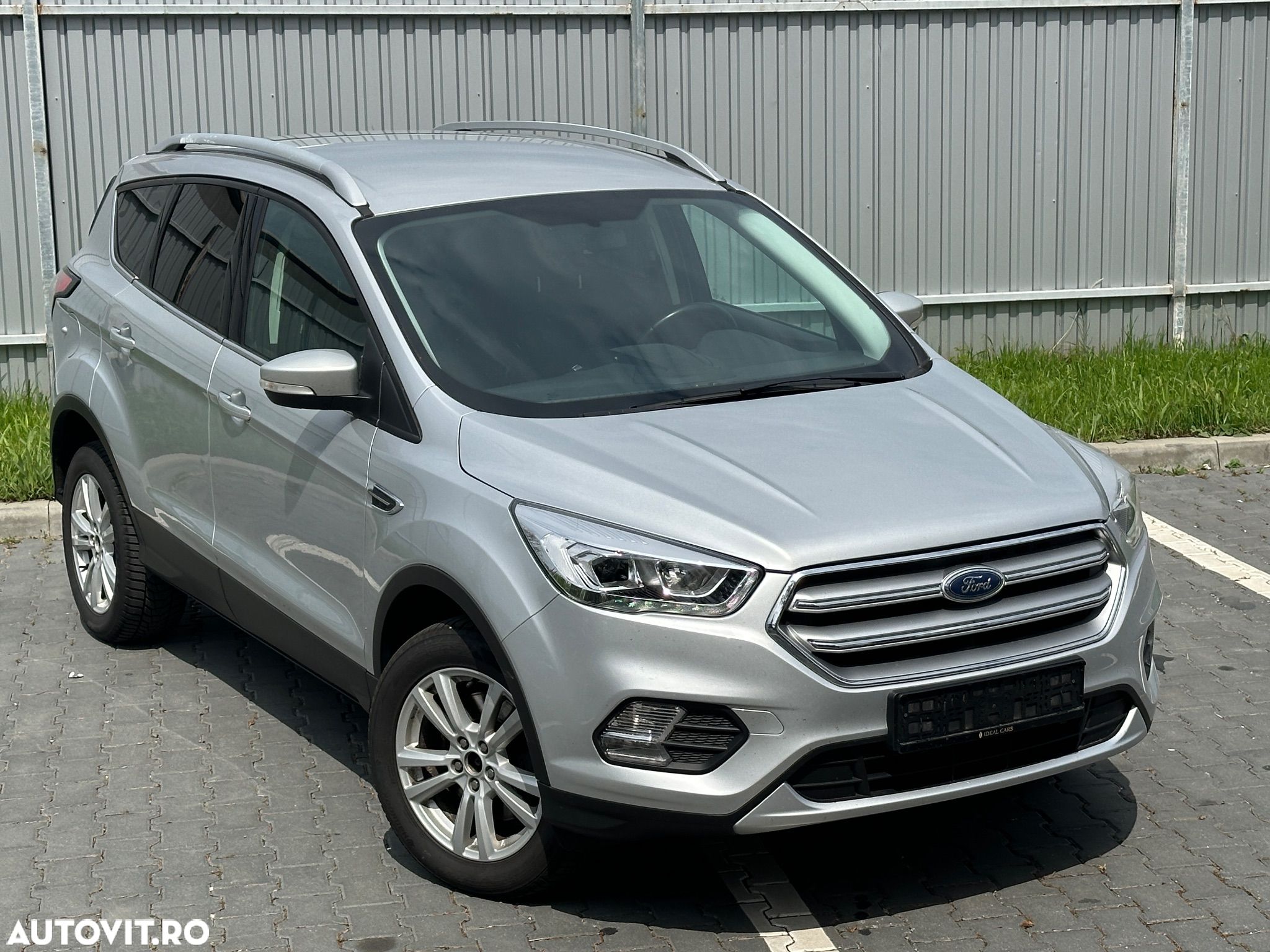 Ford Kuga - 1