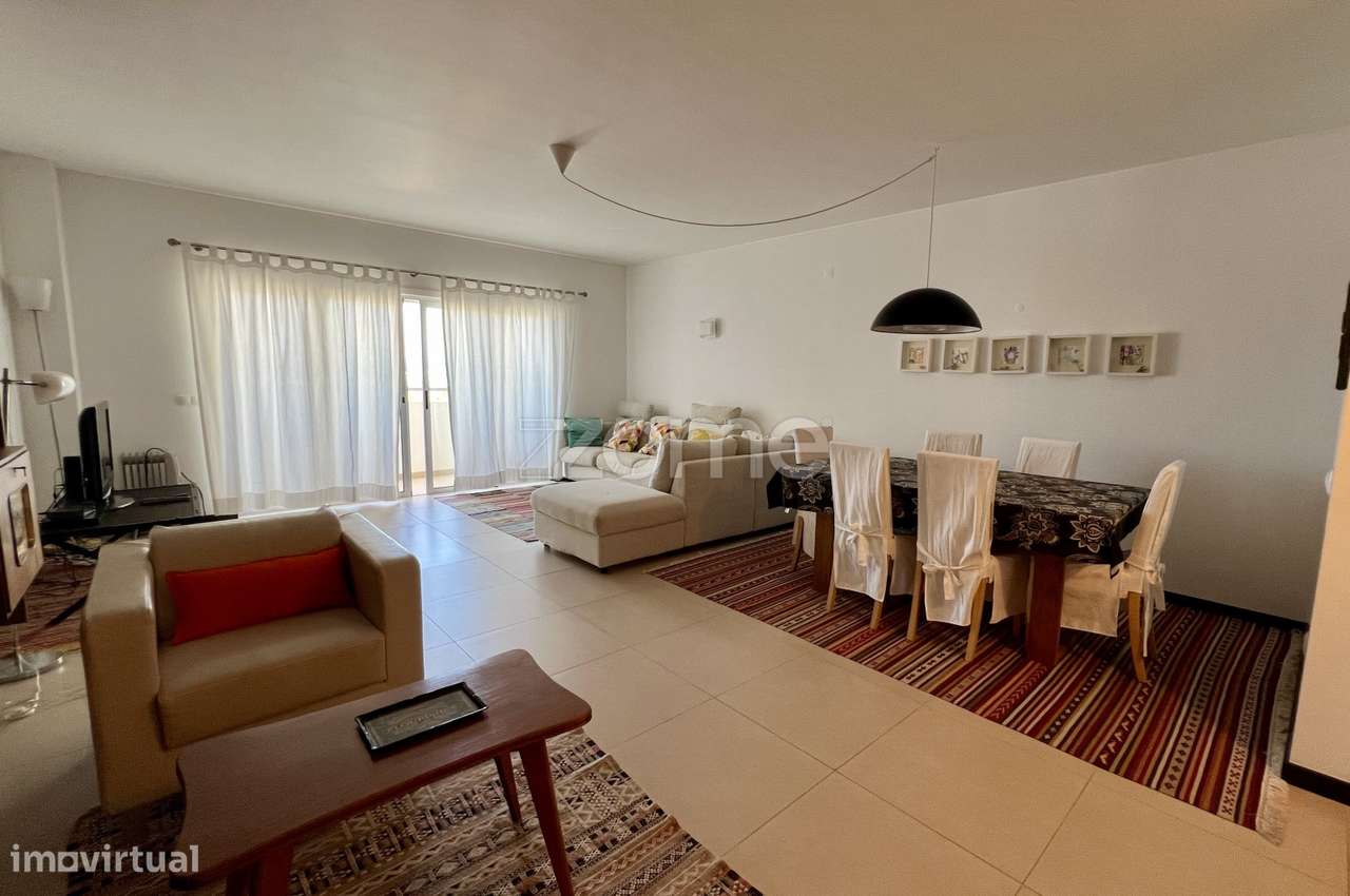 Apartamento T2 com Vista Rio e Rooftop Exclusivo na Praia da Rocha - Grande imagem: 4/27