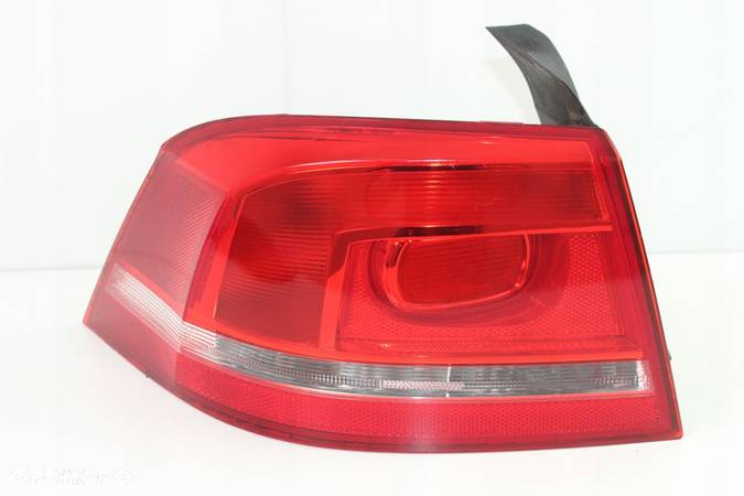 LAMPA LEWY TYŁ TYLNA VW PASSAT B7 SEDAN 10-14R - 1