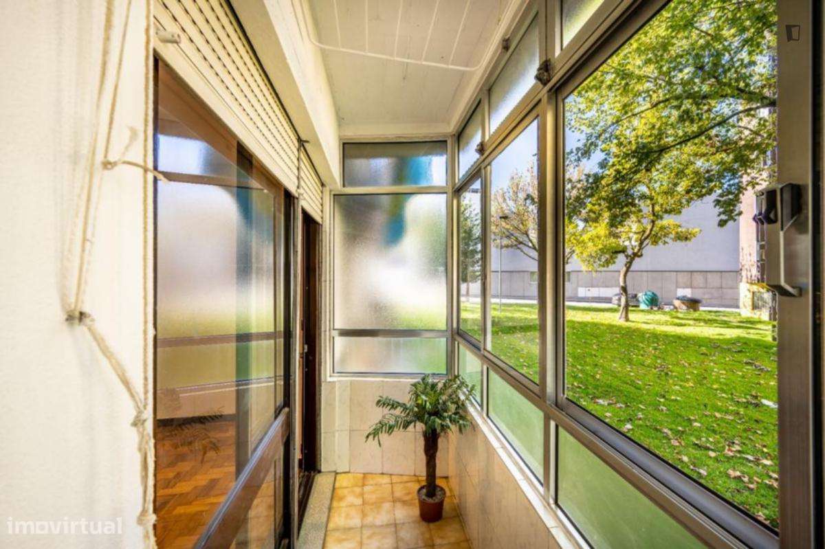 Quarto - localizado em Paranhos Porto - Grande imagem: 2/7