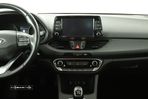 Hyundai i30 1.6 CRDi STyle+Navi - 8