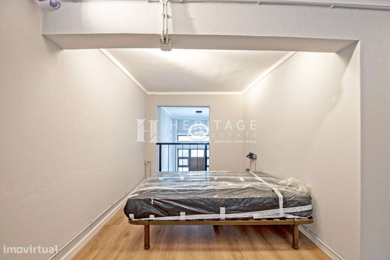 Loja situada na Rua Alexandre Herculano-7