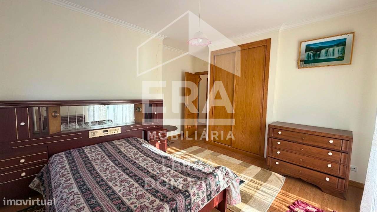 Moradia T4 localizada na zona de Lourais, Leiria-22