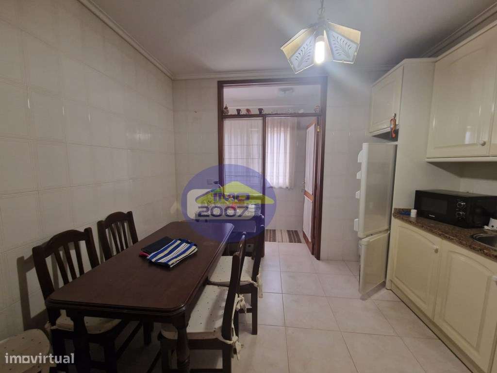 Apartamento T2 em Paços de Brandão-2