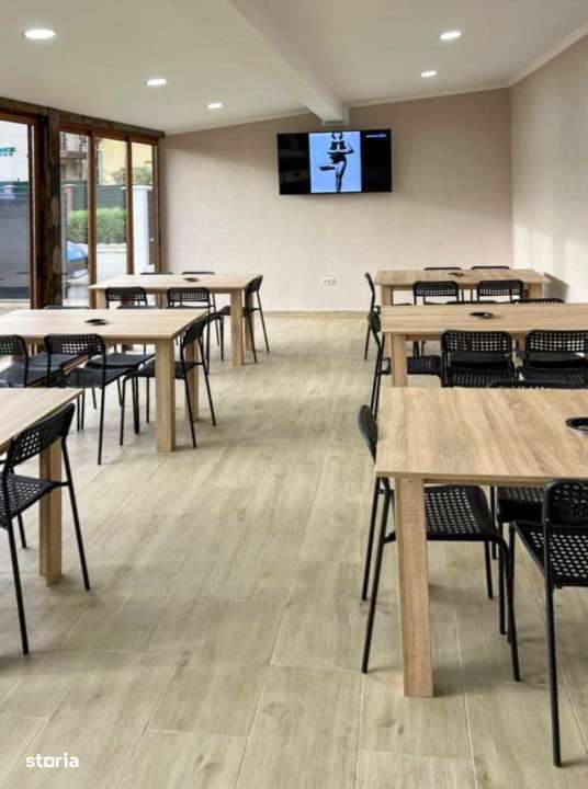 Pensiune de vanzare Costinesti, 26 camere duble, complet functionala - Imagine principală: 1/18