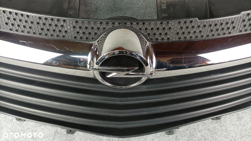 ATRAPA CHŁODNICY / GRILL - OPEL VIVARO B II 14-> - 7