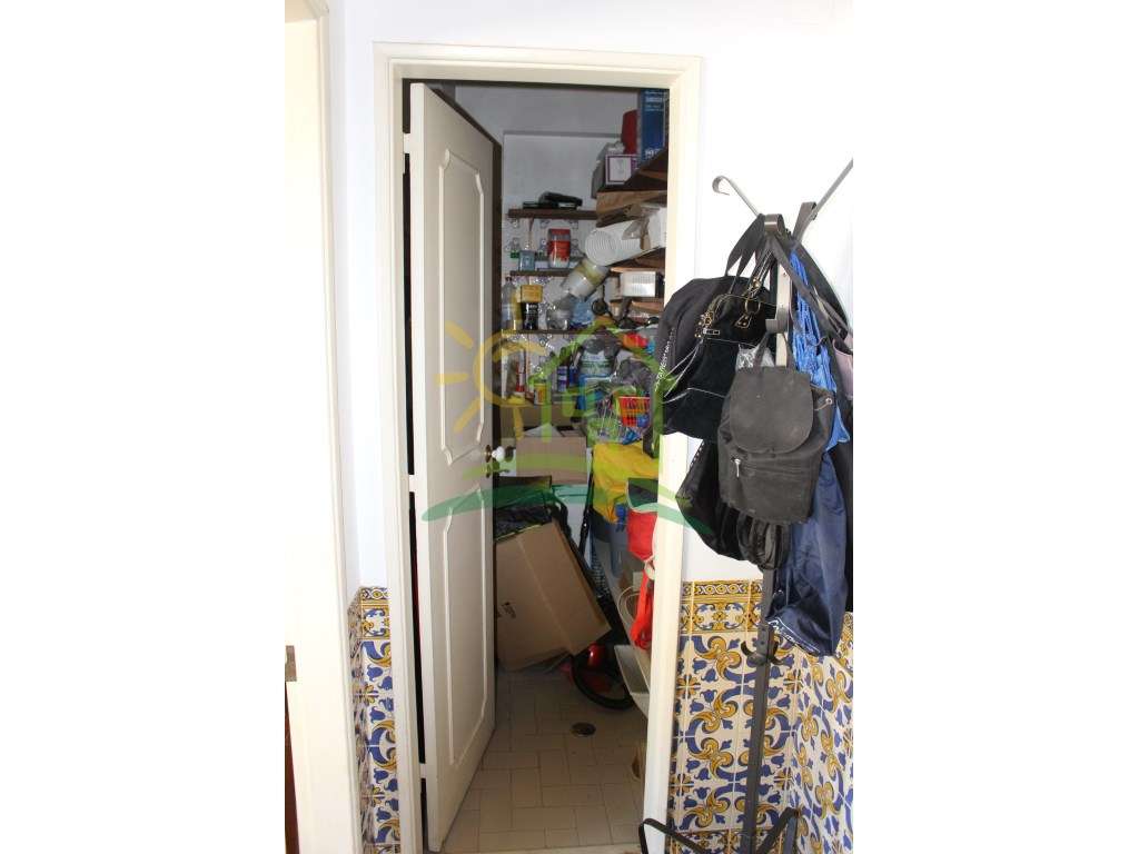 Apartamento T3+2 em Olival Basto - Oportunidade Única com Sótão-8