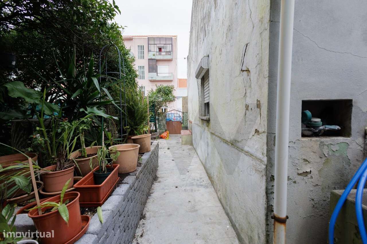 Moradia T1 com Anexo | Lote de 384 m2 | Baixa da Banheira-17