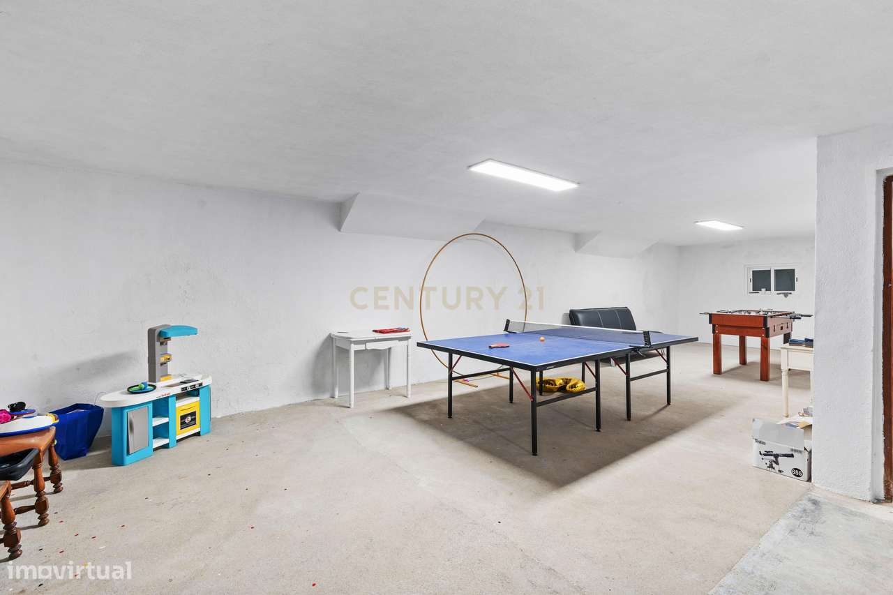 MORADIA Isolada com entradas Independentes.-25