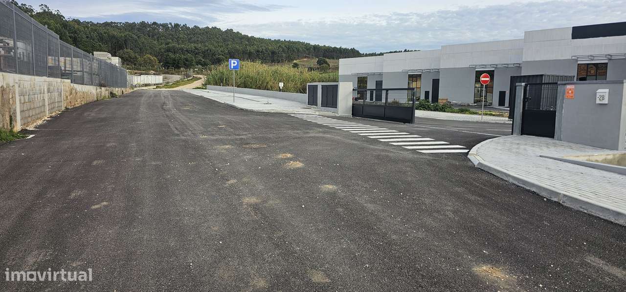 Armazém de 1162m² em Torres Vedras - Grande imagem: 2/2
