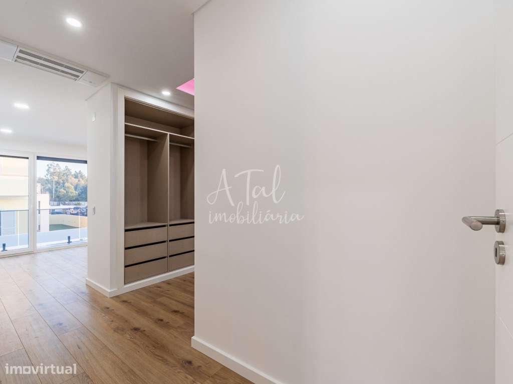 Moradia V4 com piscina em Azeitão-40