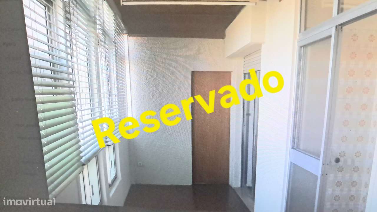 T2 para REMODELAR, perto Metro, Garagem, Vista Rio-0