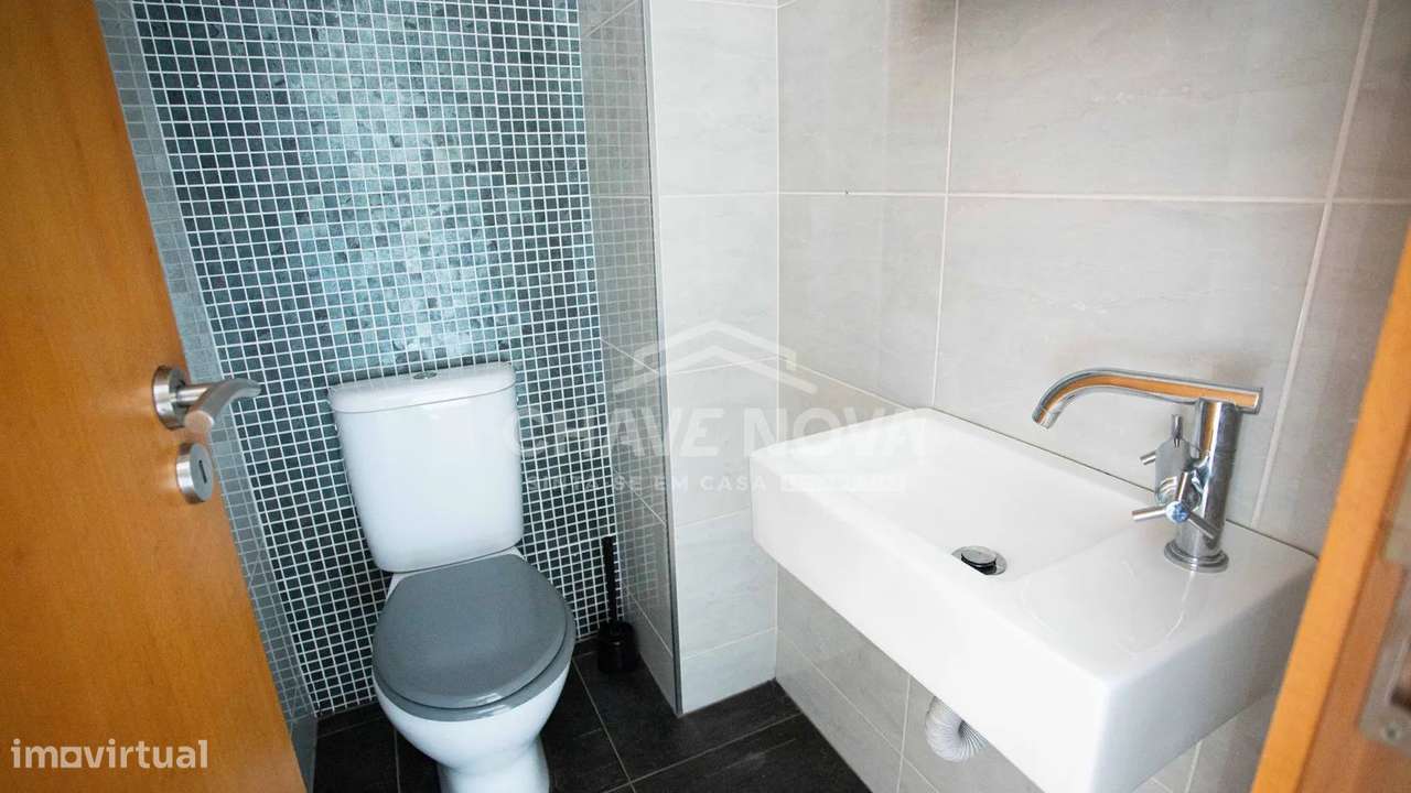 Moradia c/ 3 Suites em S.João de Ver (Urbanização Quinta do Areeiro) - Grande imagem: 4/19