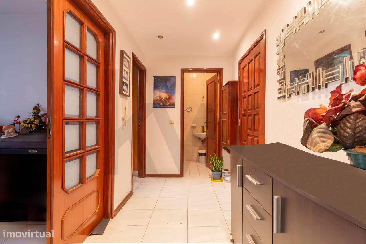 Apartamento T2 em Mafamude – Localização Privilegiada com Vistas Desaf - Grande imagem: 5/41