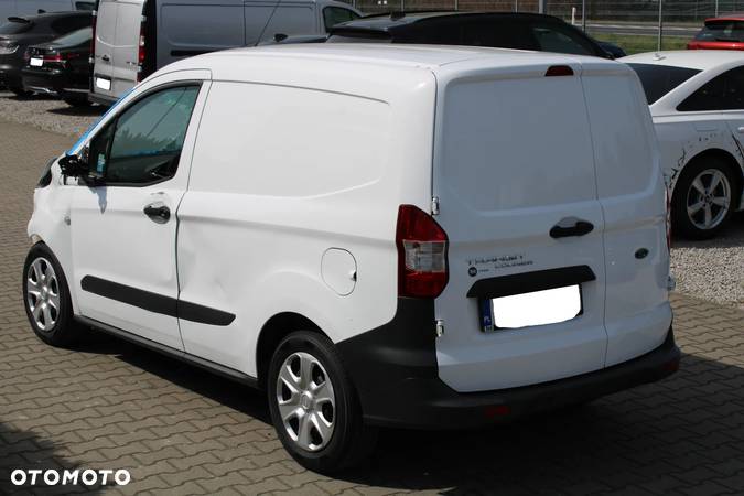 Ford Transit Courier - 5