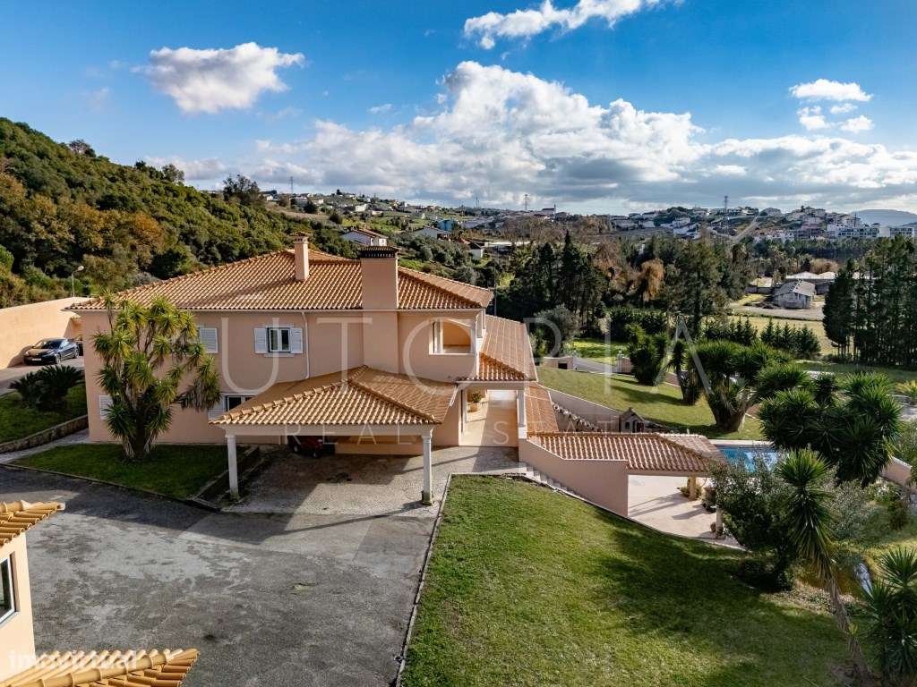 Moradia de Prestígio com Piscina, Campo de Ténis e Terreno Murado d...-14