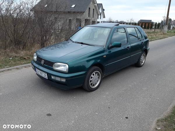 Volkswagen Golf 1.8 CL - 4