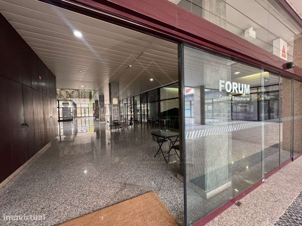 Loja para arrendamento, fórum comercial próximo á Constituição,Porto - Grande imagem: 4/15