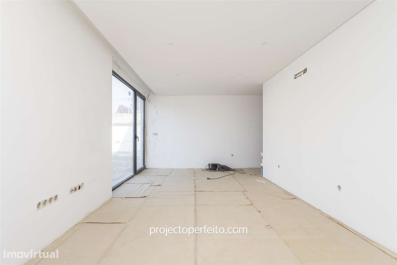 Moradia Geminada T3+1 Venda em São Félix da Marinha,Vila Nova de Gaia-30