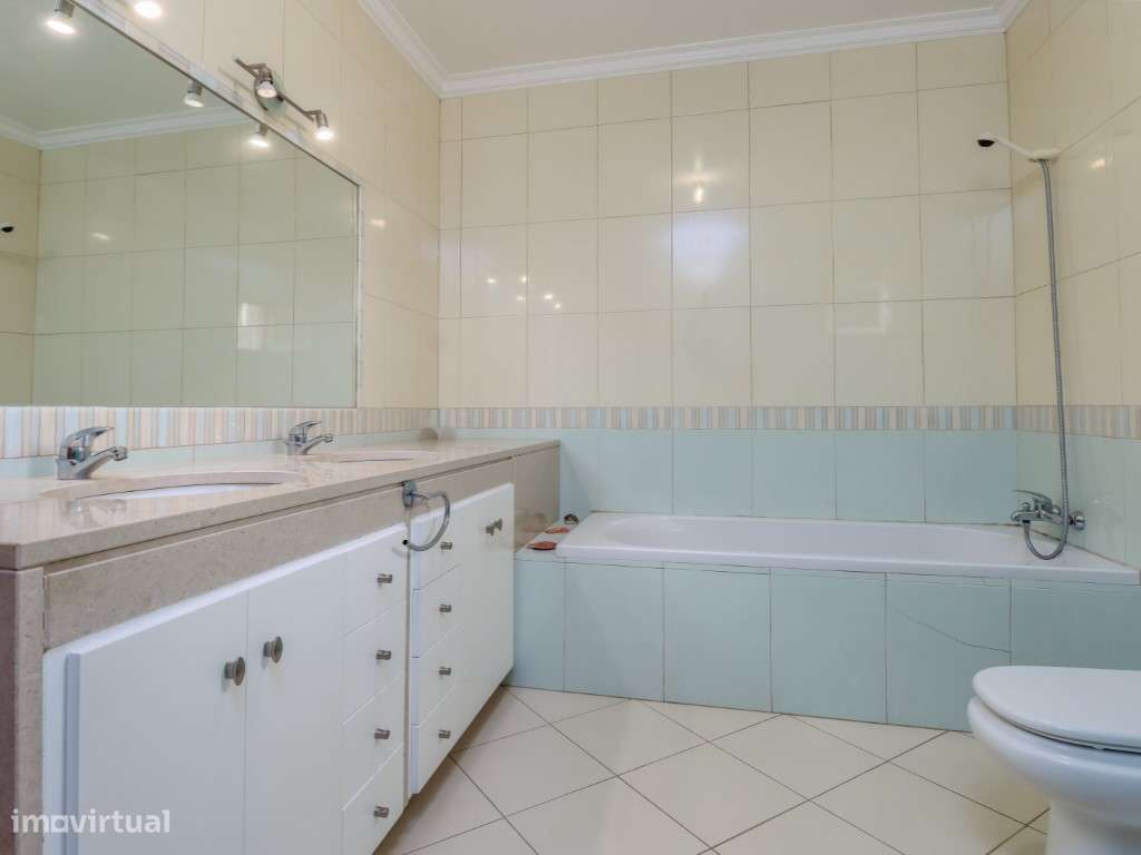 Moradia independente à venda no centro de V.N. Santo André-19