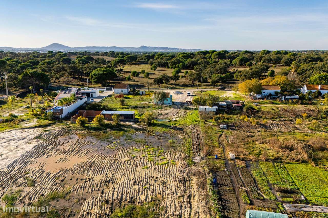 Oportunidade Rara em Setúbal. Moradia isolada com quase 7.000m2 e Proj-8