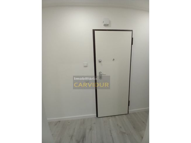 Moradia V2 em banda, Barreiro Centro, totalmente Remodelada-18
