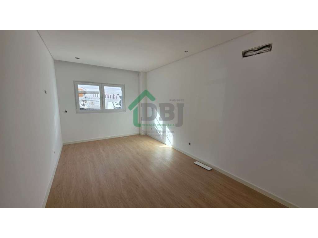 T1 Novo - condomínio c/piscina!-7