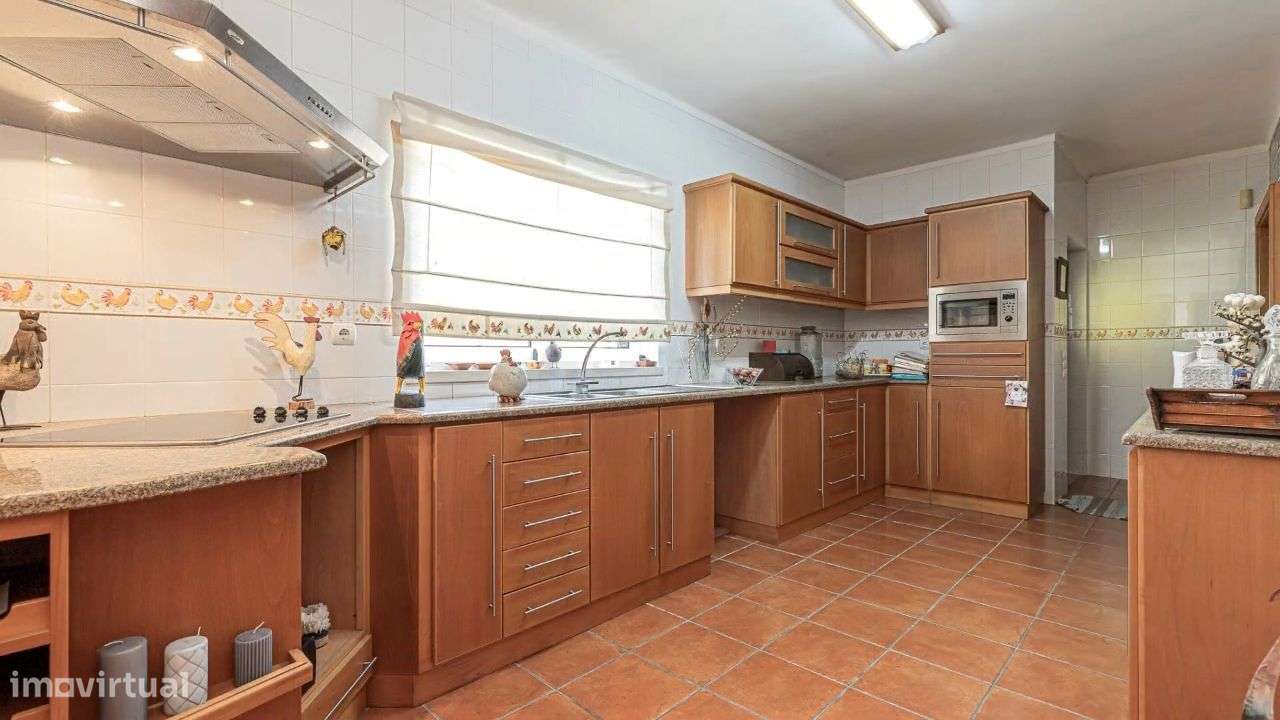 Moradia T4 inserida num lote de terreno com 5000m2 - Grande imagem: 4/20