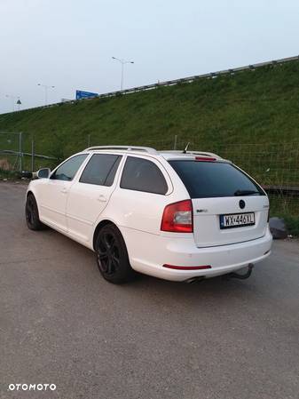 Skoda Octavia 2.0 TFSI RS - 2