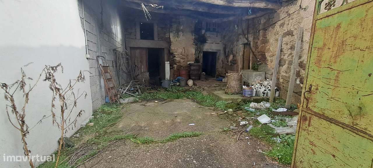 Moradia para restaurar em Sendim - Grande imagem: 2/29