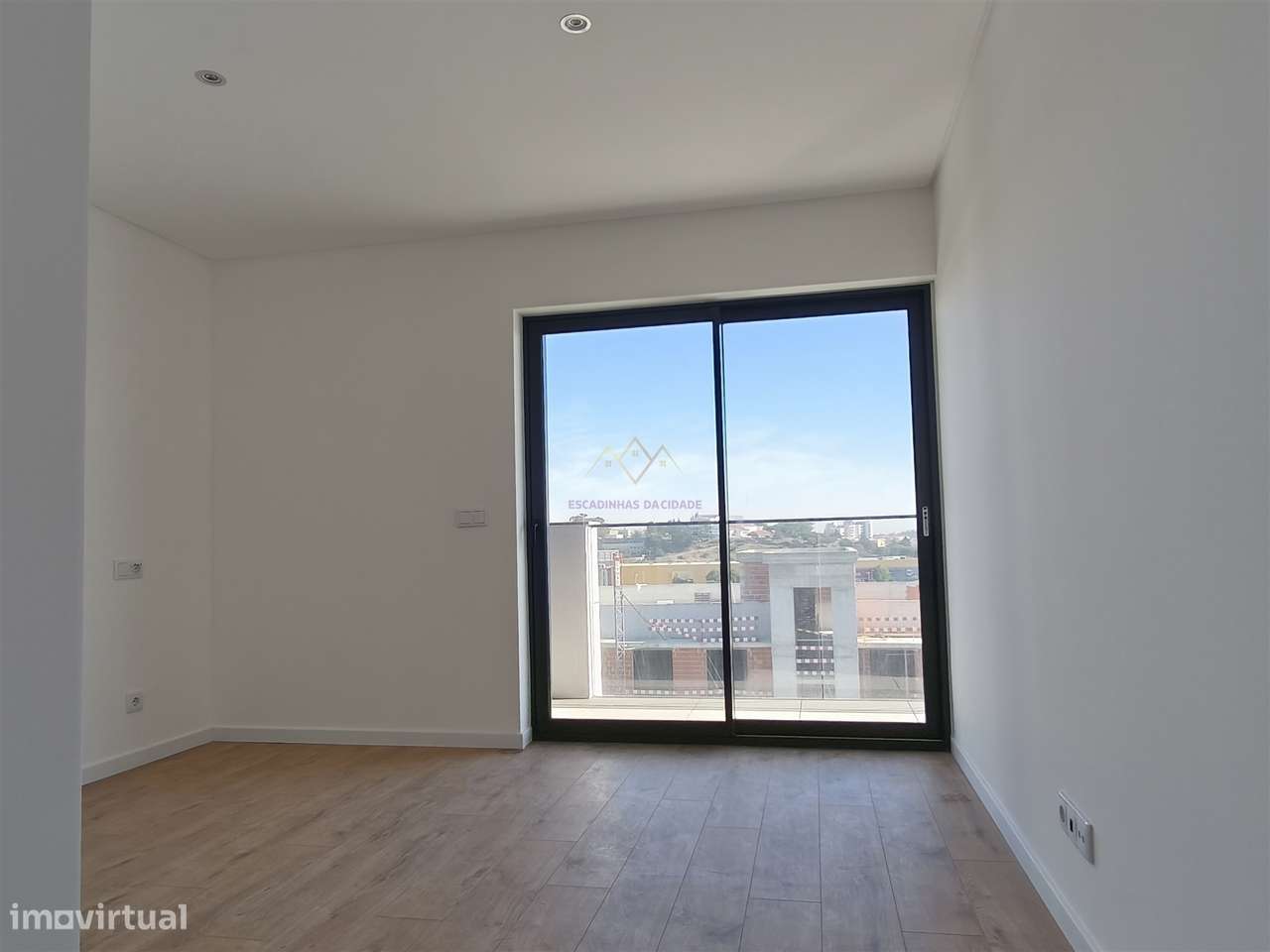 Penthouse T5 com varandas, 2 Garagens Box e Arrecadação, em Empreendim-41